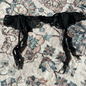 Like New Victoria’s Secret Chic Black Lace Garter Belt